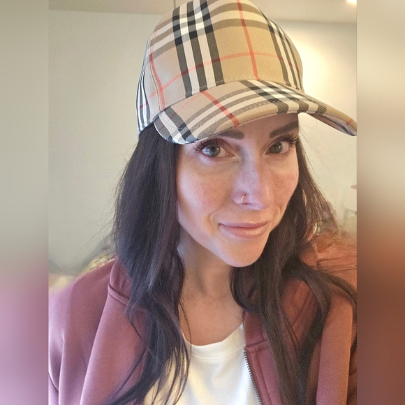 Burberry Novacheck Hat - New w/ COA - Picture 5 of 8